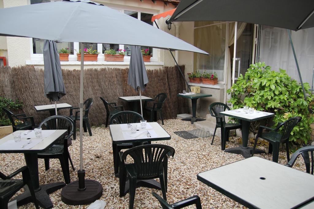 La Madeleine Saint-Benoît-sur-Loire Exterior foto